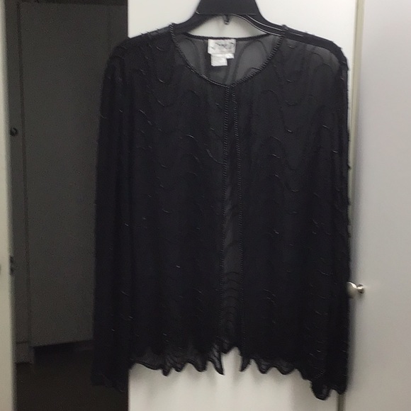 JMD BLACK SEQUINED TOP OPEN WITH ONE HOOK ON TOP. - Picture 2 of 14